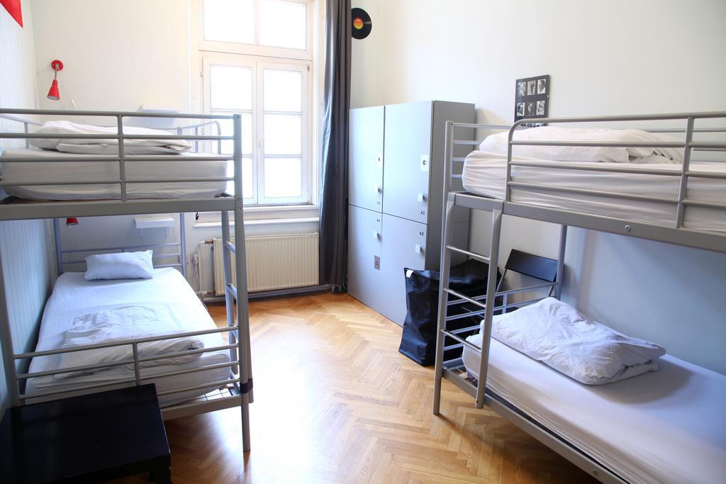 Hostel Zeppelin Ljubljana Szoba fotó