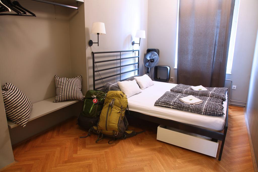 Hostel Zeppelin Ljubljana Szoba fotó